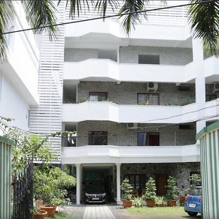 Heaven Gardens Hotel Kochi Exterior foto