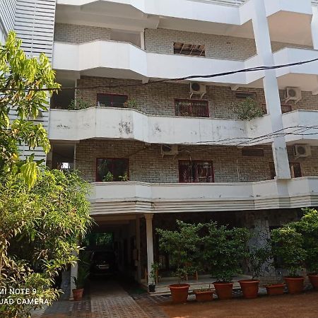 Heaven Gardens Hotel Kochi Exterior foto