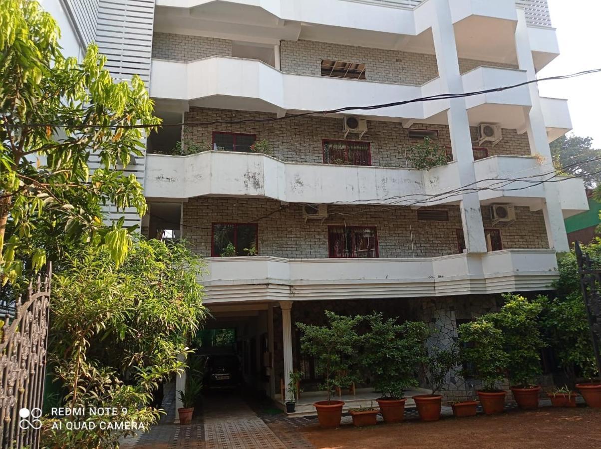 Heaven Gardens Hotel Kochi Exterior foto