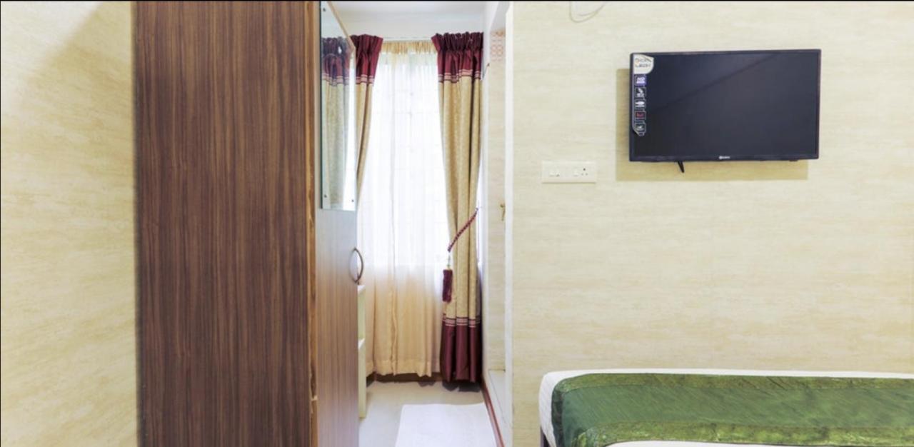 Heaven Gardens Hotel Kochi Exterior foto